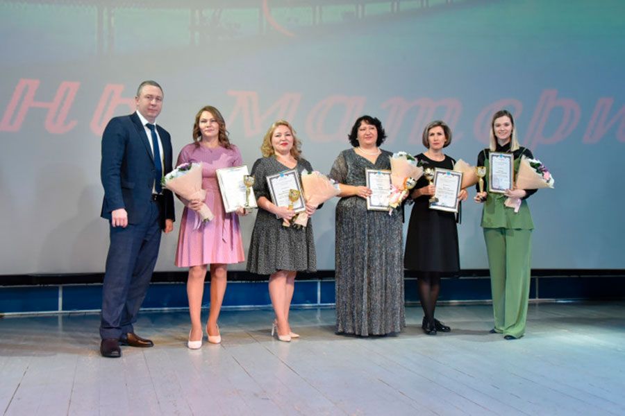 28.11 08:00 В Ульяновске назвали победителей городского конкурса «Мама года»