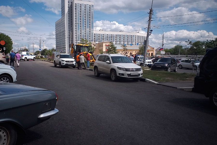 26.06 17:00 В центре Ульяновска найден похожий на снаряд предмет