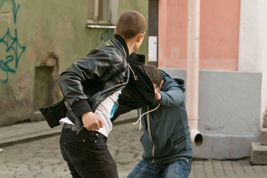 18.12 12:00 В Ульяновске спонтанный конфликт в одном из домов по улице Димитрова едва не закончился трагедией