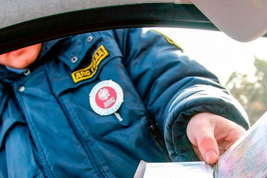 27.12 16:00 В Ульяновской области сотрудник ДПС регионального ГИБДД подозревается в получении взятки