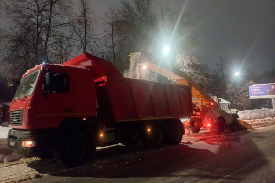 29.01 14:00 После циклона с улиц Ульяновска вывезли 2378 самосвалов снега