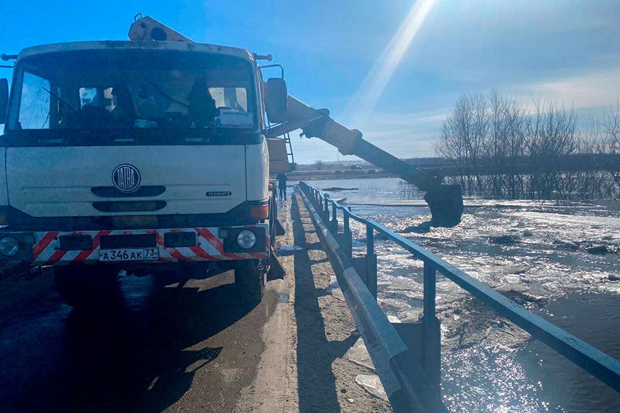14.03 17:00 Администрация Ульяновска ликвидирует ледовый затор на Сельди, который может привести к подтоплению Арского