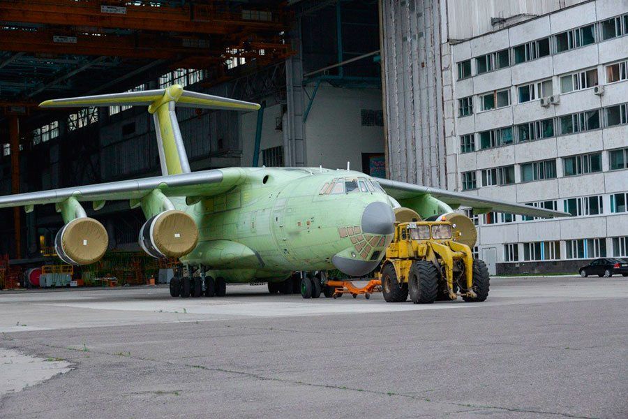 18.12 13:00 Ульяновский авиационный завод исполнит первый серийный контракт на изготовление и поставку десяти новейших самолетов-заправщиков ИЛ-78М-90А