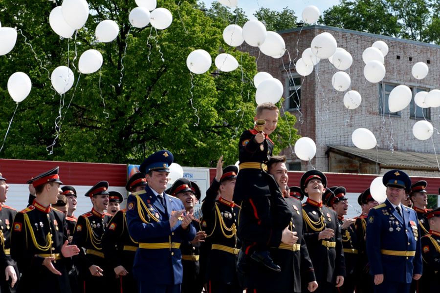 31.05 09:00 Суворовцам вручили знаки отличия комплекса ГТО на Последнем звонке