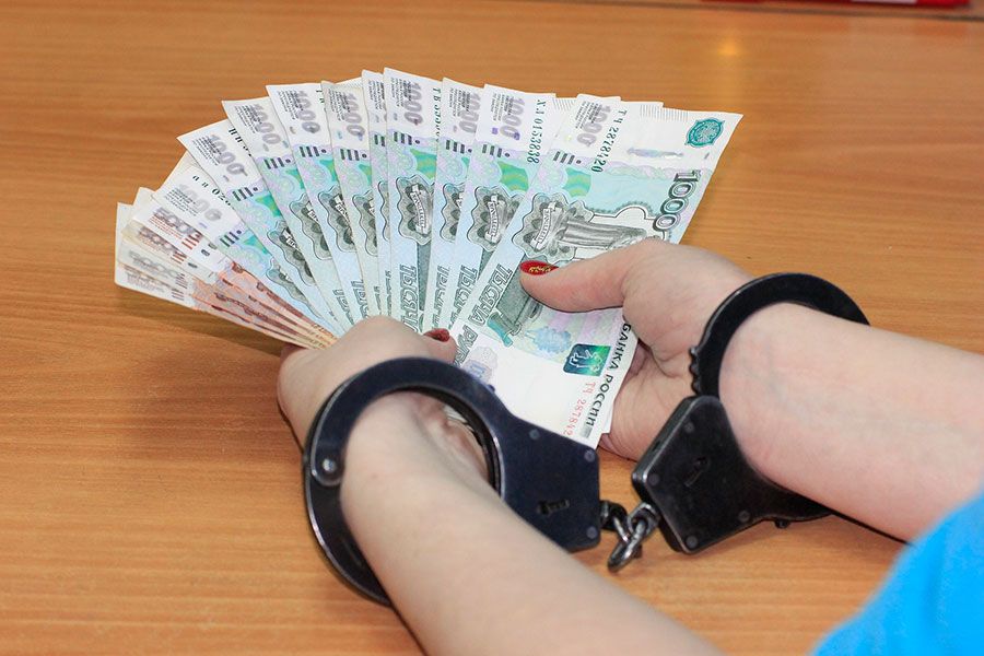 19.12 11:00 В Ульяновской области сотрудница системы исполнения наказаний обвиняется в присвоении денежных средств