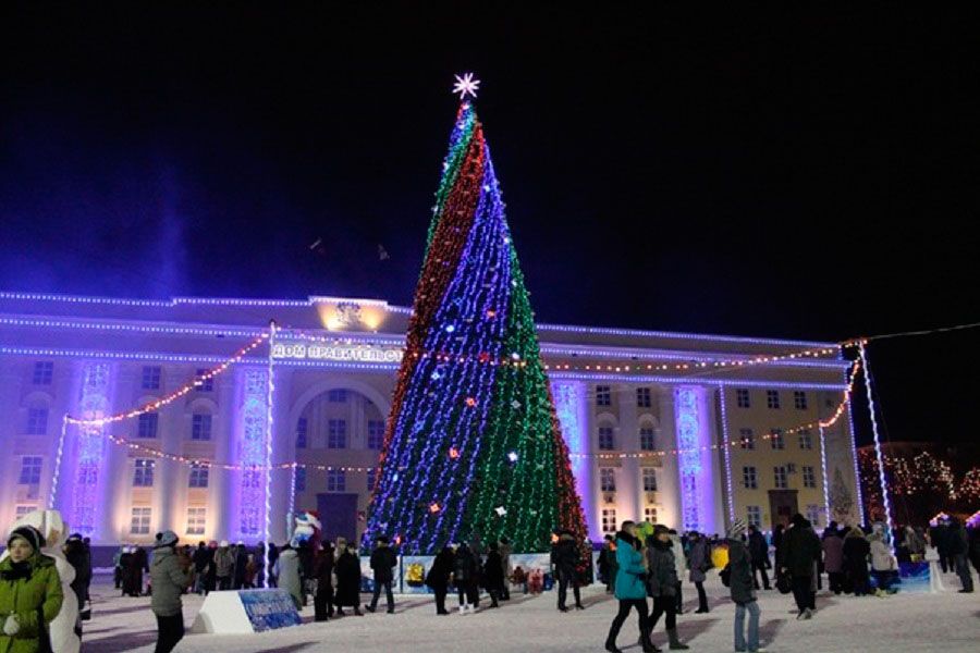 30.12 11:00 Жителей и гостей Ульяновска приглашают провести новогоднюю ночь на Соборной площади