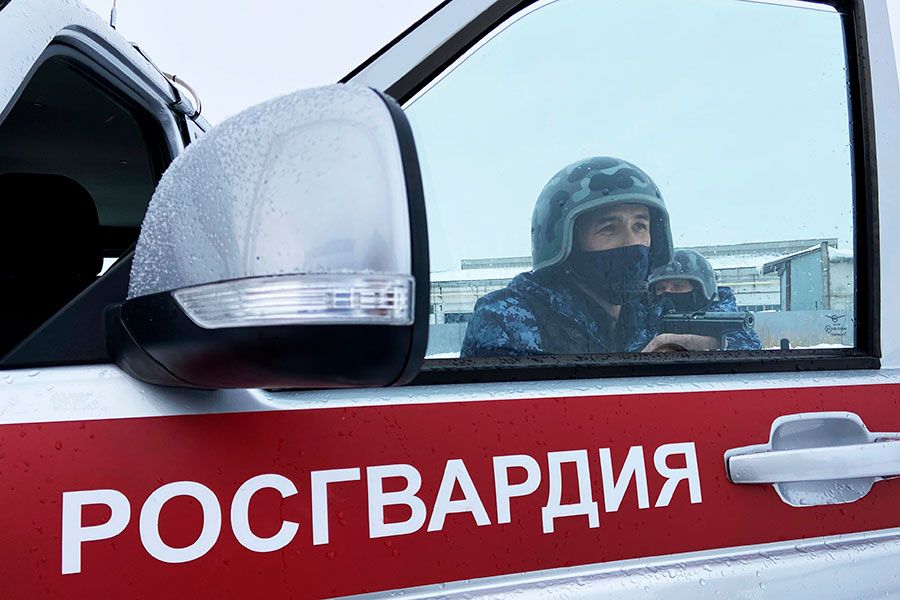 14.03 08:00 В Ульяновске сотрудники Росгвардии задержали женщину, подозреваемую в краже