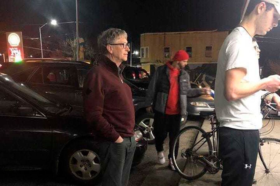 Билл Гейтс в очереди за бургером, Мэрилин Монро без макияжа и другие интересные факты