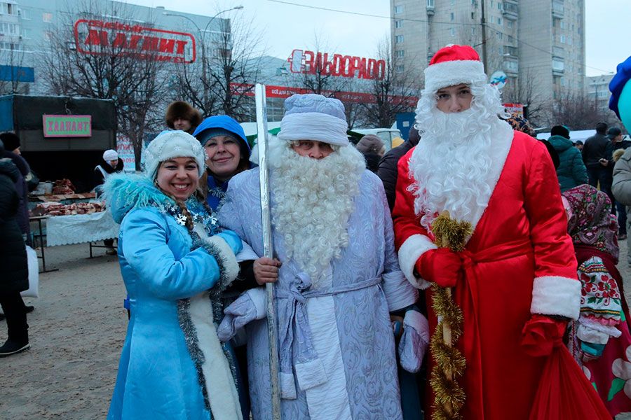 23.12 17:00 Гостей предновогодней ярмарки в Ульяновске поздравят Дед Мороз и Снегурочка