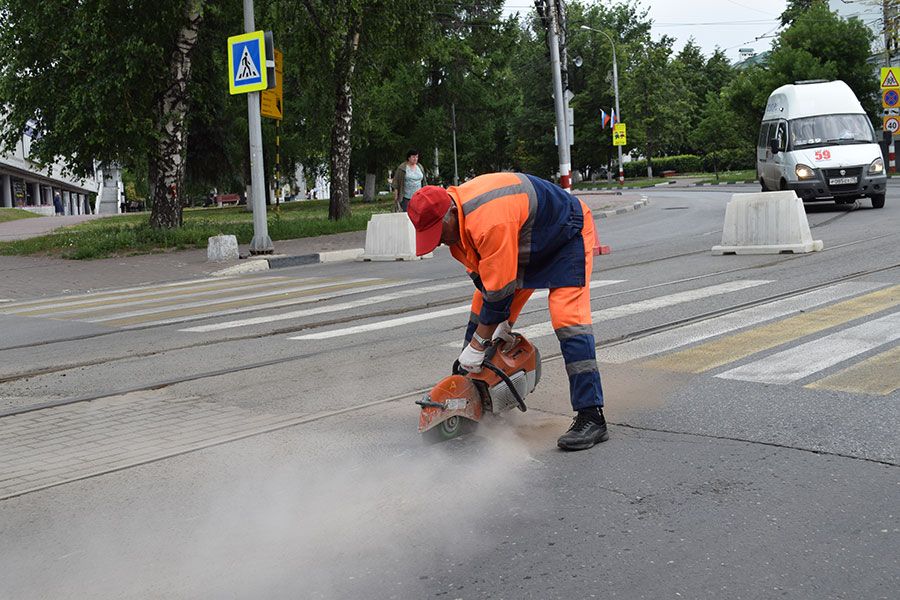 15.06 15:00 В Ульяновске началась замена трамвайных путей на улице Ленина