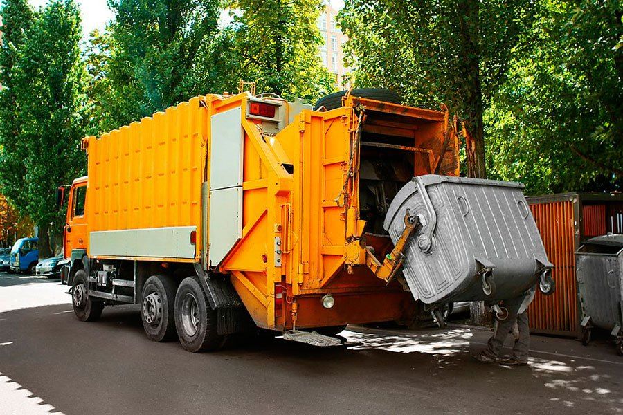 04.06 09:00 В Ульяновске втрое перевыполнен план по вывозу мусора