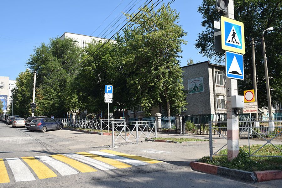 30.08 17:00 В Ульяновске приведут к нацстандарту безопасности пешеходные переходы у всех образовательных организаций