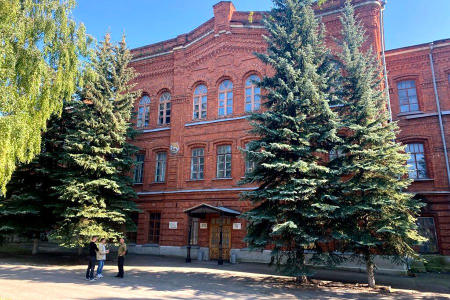 12.09 11:00 11 сентября территория бывшего Суворовского училища стала свободной для посещения