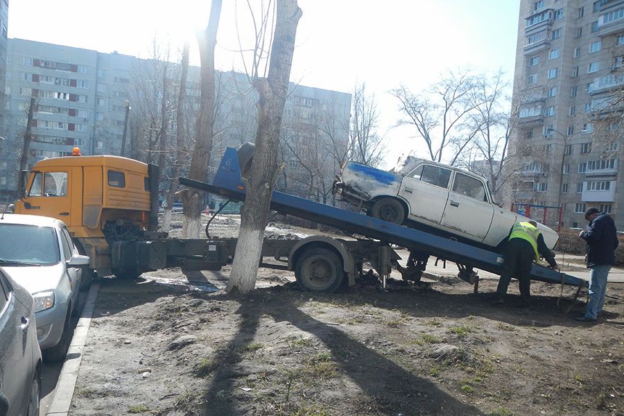 11.04 16:00 Администрация Ульяновска вывезла с Нового города три брошенных автомобиля