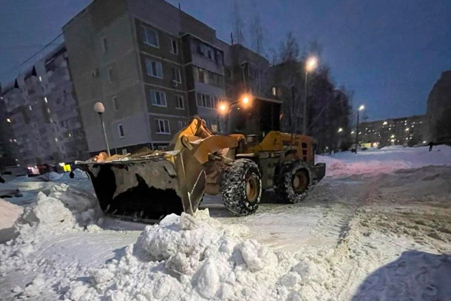 02.02 12:00 Администрация Ульяновска привлекла для очистки дорог ещё восемь тракторов