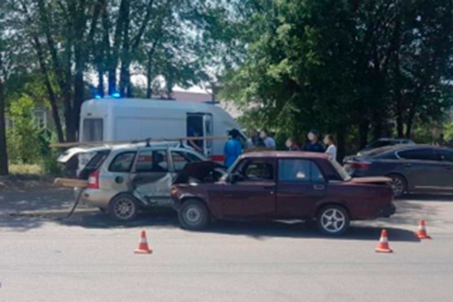 17.06 13:00 ДТП в Заволжском районе, пострадавший госпитализирован