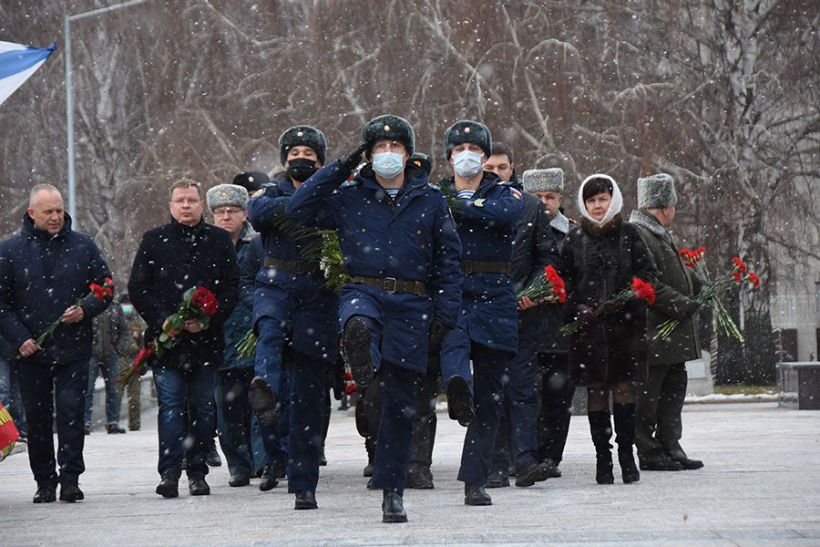03.12 15:00 В Ульяновске почтили память Неизвестного солдата