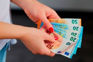 Две жительницы Ульяновска обвиняются в незаконных валютных операциях