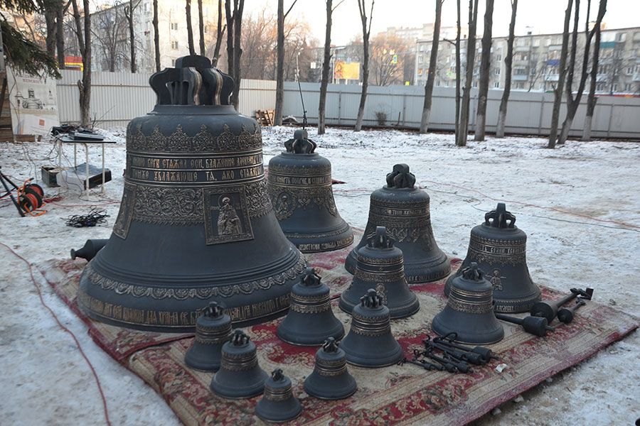 06.12 17:00 В Ульяновске на храм Александра Невского устанавливают колокола