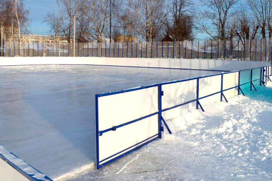 18.11 17:00 Во дворах Ульяновска ремонтируют хоккейные корты