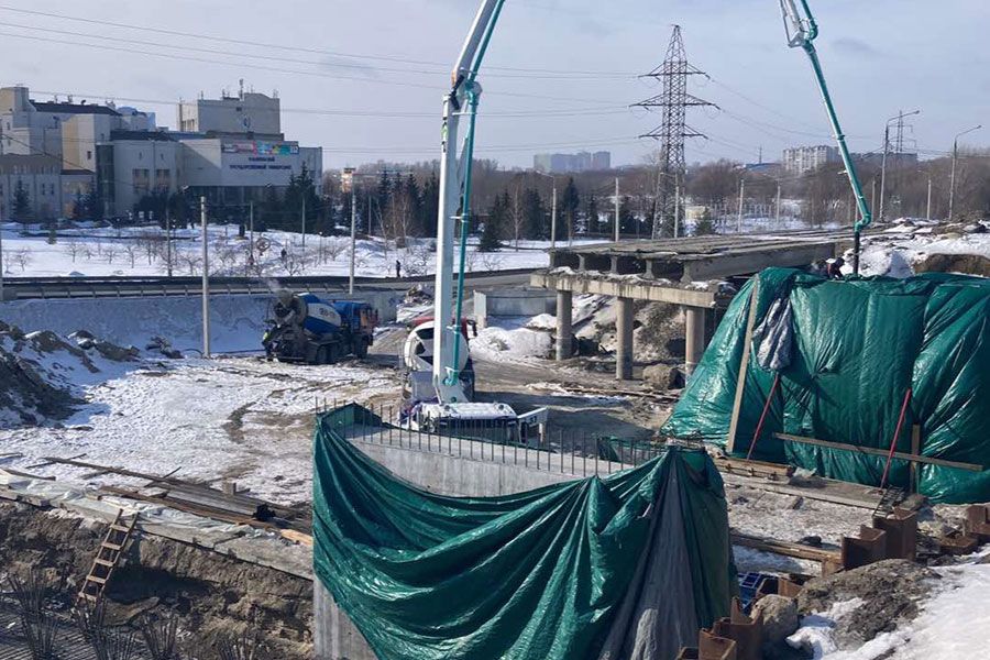 09.03 08:00 В средней части путепровода «минаевского» моста забетонировали новые опорные конструкции