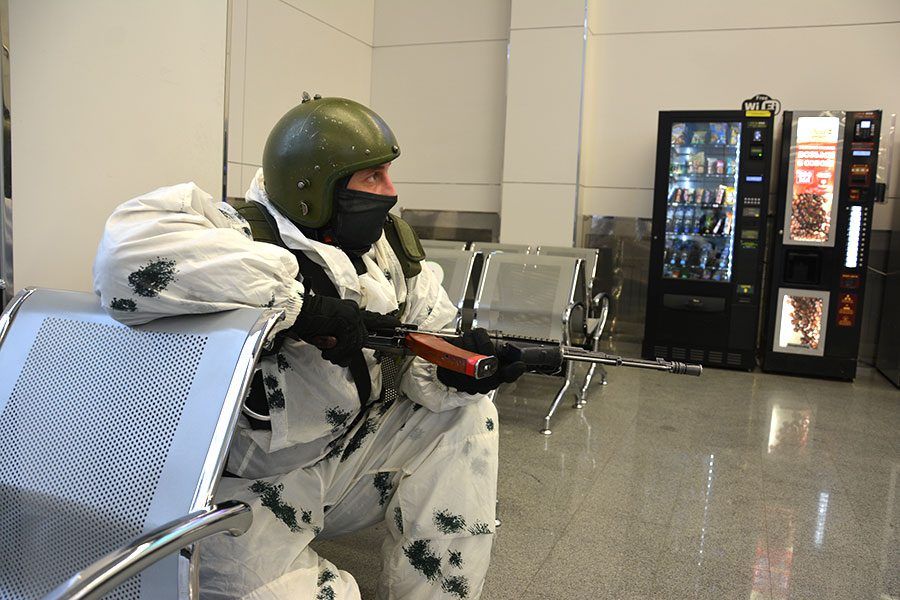 Ульяновские силовики провели учения в аэропорту &quot;Баратаевка&quot; (видео)