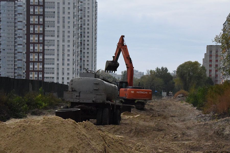 22.09 12:00 На новой дороге по улице Аблукова завершают строительство ливневой канализации
