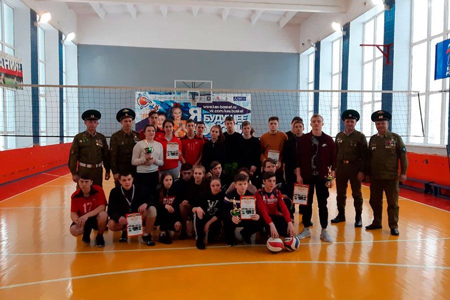 17.02 16:00 Турнир по волейболу среди школьных команд провели в Старомайнском районе Ульяновской области