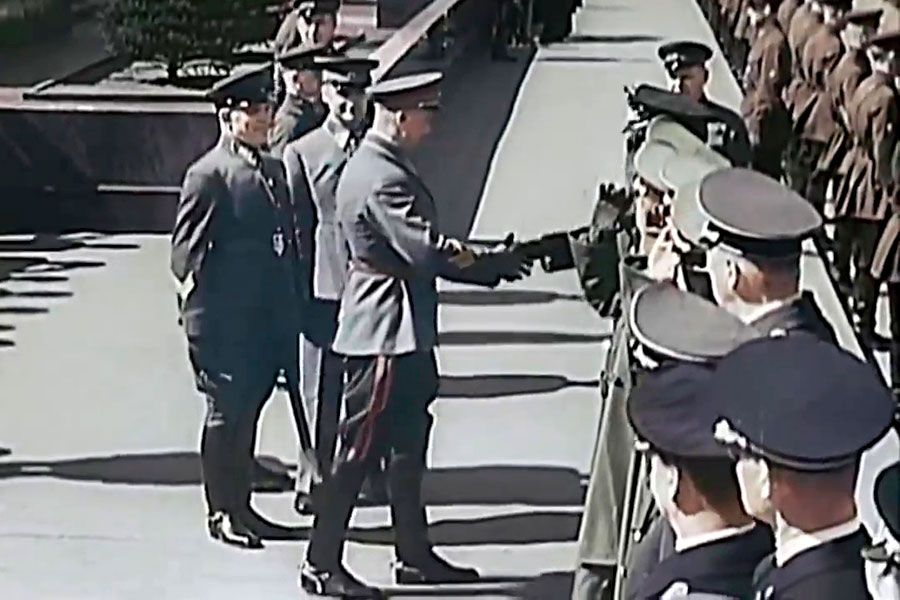 Парад 1 мая 1941 с немецкими офицерами