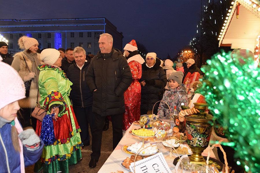 13.01 10:00 В Ульяновске прошёл финал новогодней кампании на Соборной площади