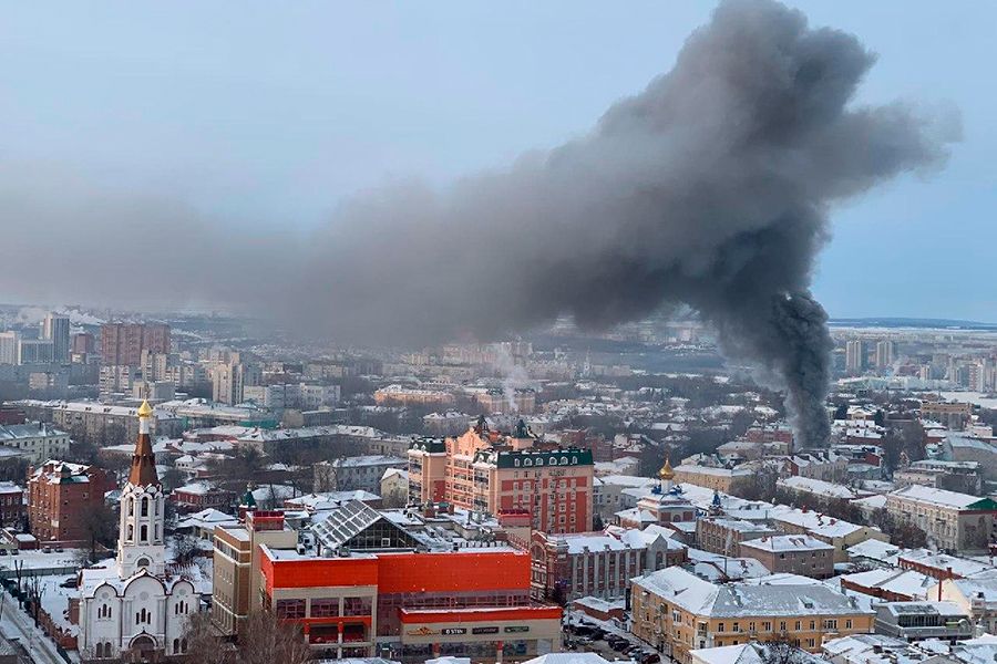28.01 16:00 В центре Ульяновска на улице Энгельса горел сарай