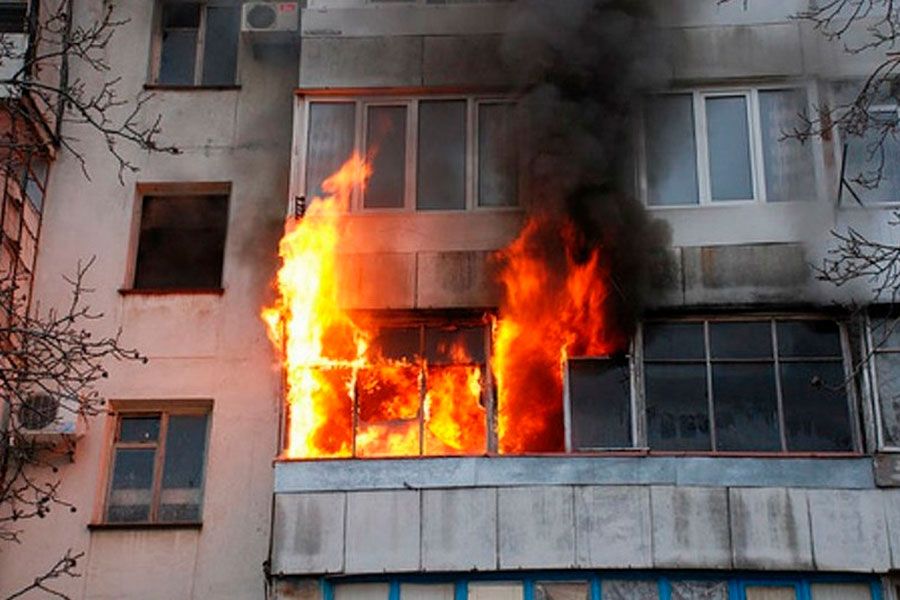 23.11 09:00 В ночном пожаре на улице Автозаводской погиб житель Ульяновска