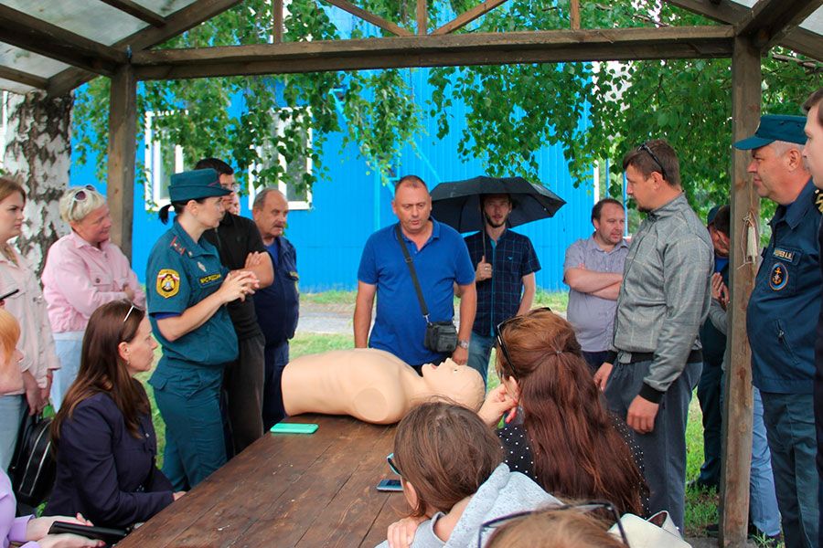 22.07 10:00 Спасатели провели мастер-класс по спасению на воде для волонтеров