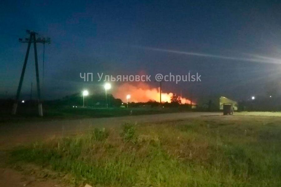 17.05 15:00 В Ульяновской области проводится проверка по факту возгорания жилых домов в рабочем поселке Майна