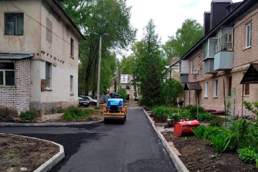 15.07 14:00 В 27 дворах Ульяновска обновляют тротуары и освещение