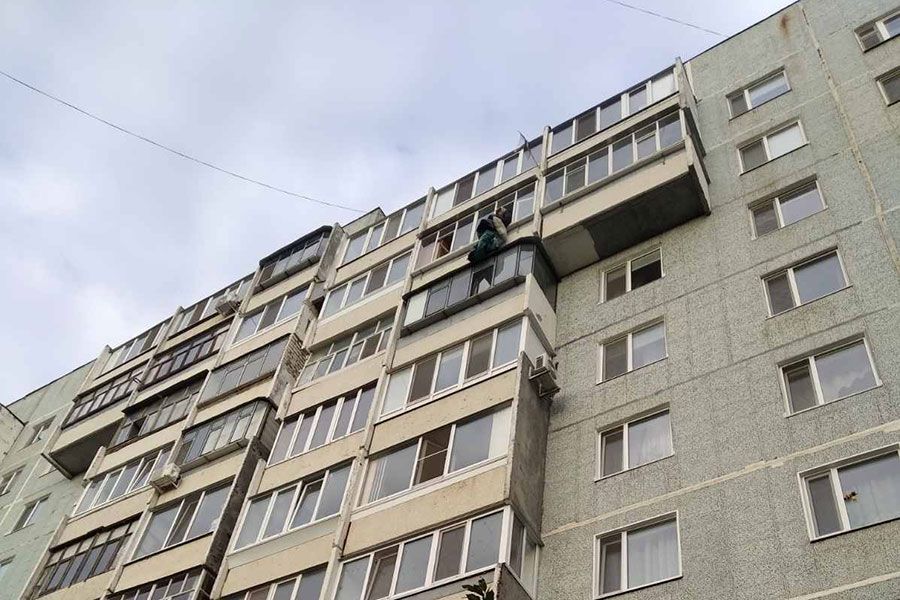 13.09 13:00 Ульяновские спасатели предотвратили суицид