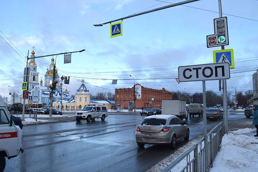 23.01 08:00 В городе Ульяновске 16 перекрёстков оборудованы «умными светофорами»