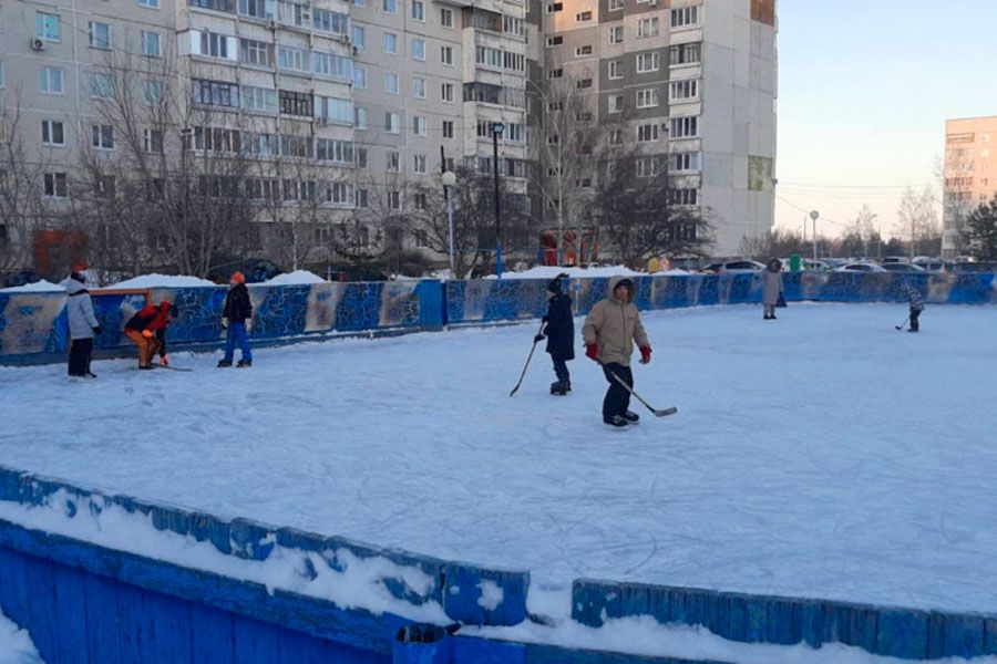 11.12 15:00 Во дворах Ульяновска заливают хоккейные корты
