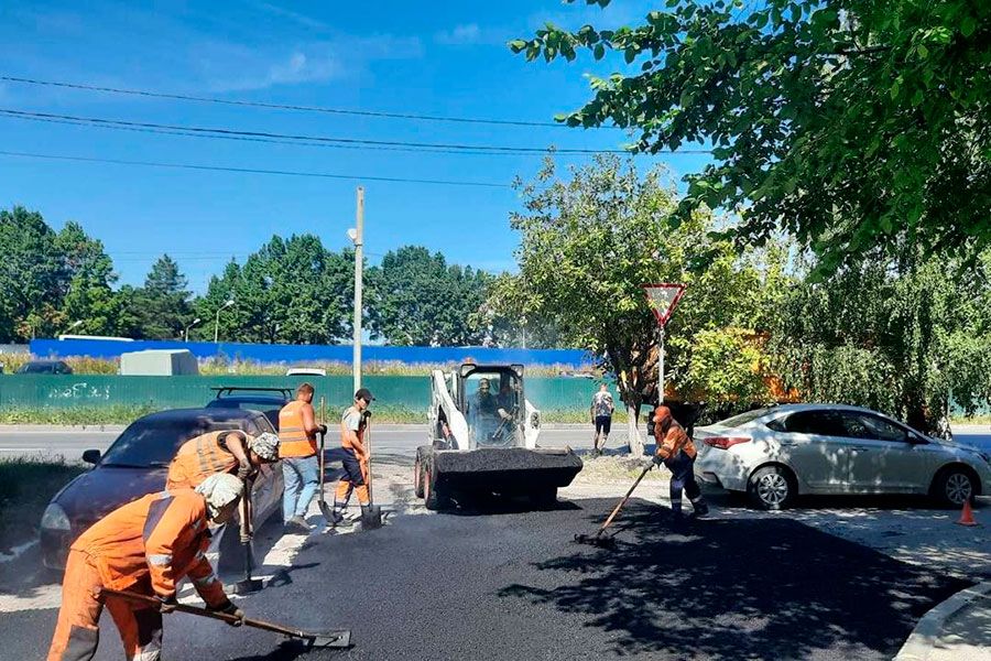 26.08 08:00 В Ульяновске ремонтируют дворы и дороги на 12 улицах