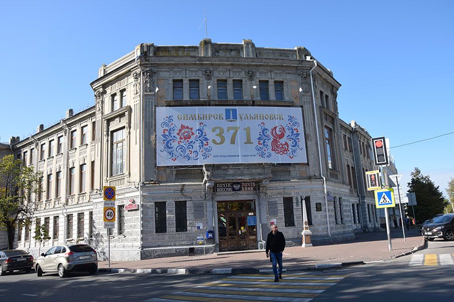 05.09 10:00 В преддверии Дня города в Ульяновске завершается праздничное оформление улиц и площадей