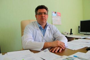 Замешанного в коррупционном скандале экс-министра здравоохранения Абдуллова будет защищать экс-следователь областного следкома Хутарев