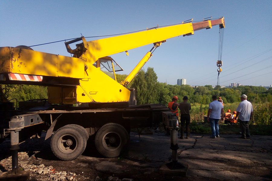 19.08 13:00 МУП Ульяновскводоканал устраняет порыв магистрального водовода