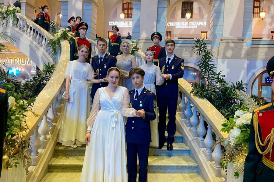 26.12 09:00 Ульяновские школьники стали участниками VIII Международного кадетского бала в Москве
