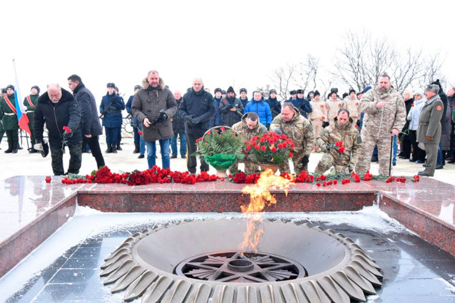 29.01 10:00 В 80-ю годовщину полного снятия блокады Ленинграда ульяновцы почтили память защитников города и погибших