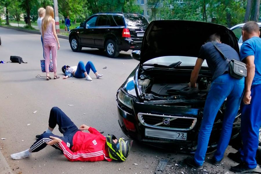 30.06 09:00 ДТП на Кузоватовской, мотоцикл столкнулся с автомобилем