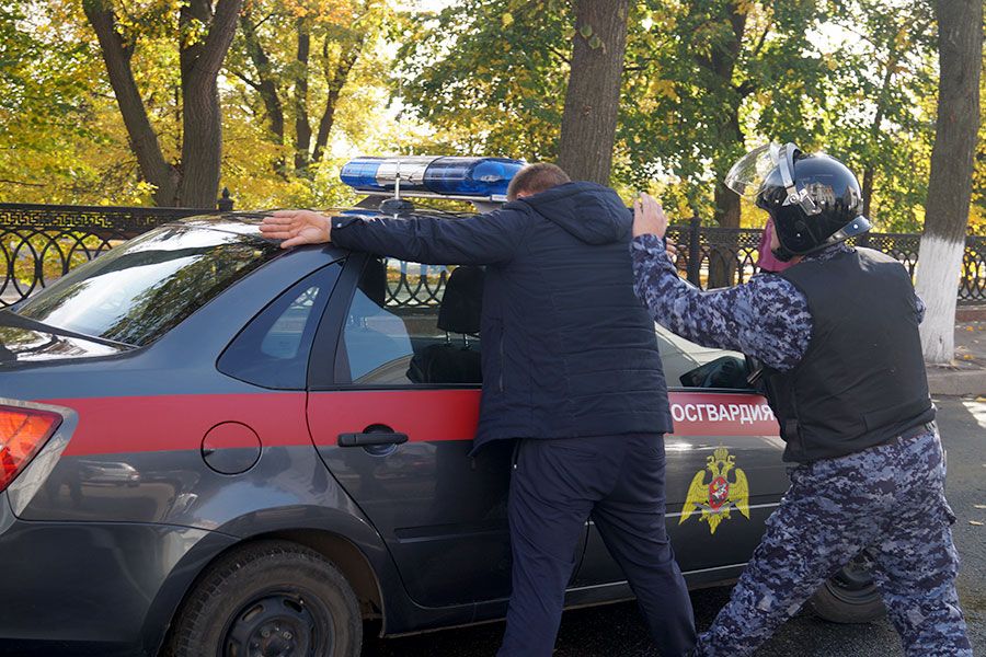 12.09 11:00 В Димитровграде сотрудники Росгвардии задержали подозреваемого в угоне автомобиля