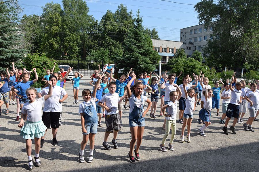 13.06 15:00 В летних лагерях Ульяновска отметили День России