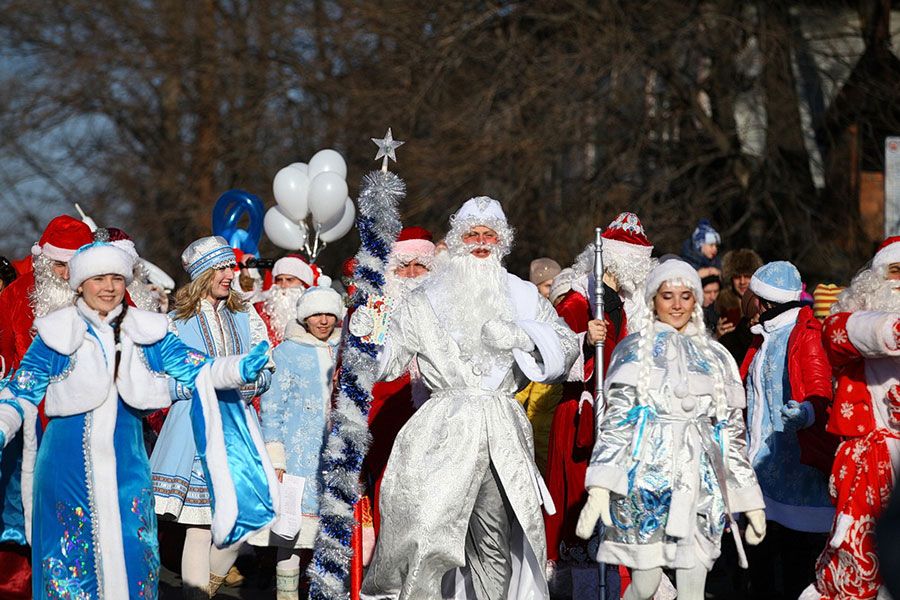 19.12 16:00 Ульяновцев приглашают к участию в параде Дедов Морозов и Снегурочек
