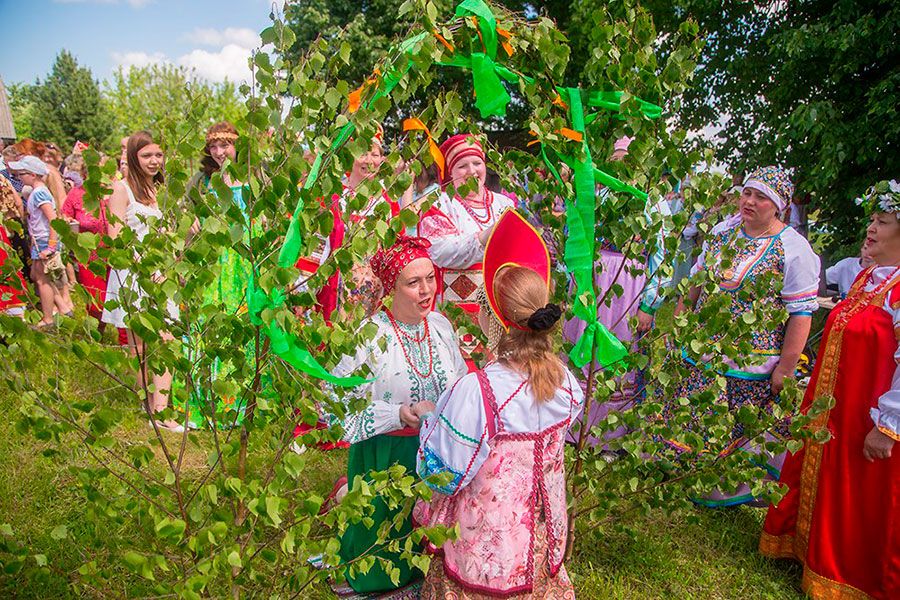 14.06 11:00 Ульяновцев приглашают отпраздновать Троицу в сквере Духовности