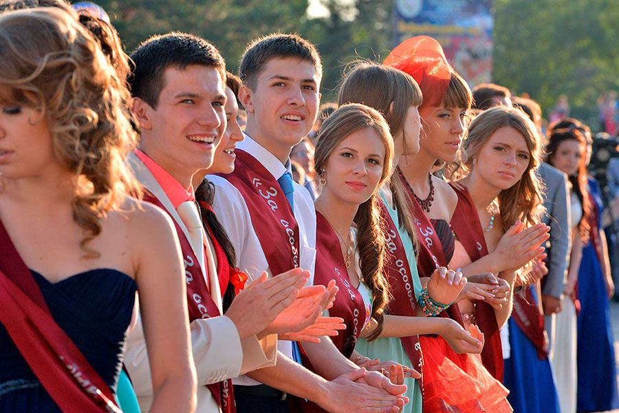 16.06 08:00 Почти три тысячи ульяновских выпускников 11-х классов получат аттестат о среднем общем образовании